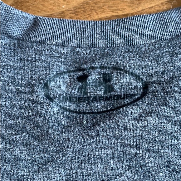 EUC Boys Heat Gear Under Armour Shirt YL - Picture 7 of 7